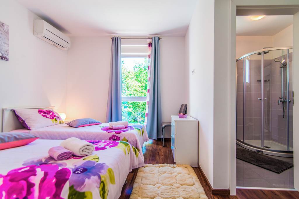 PUY_86374_Villa_Sofia_Santalezi_1123_08.jpg