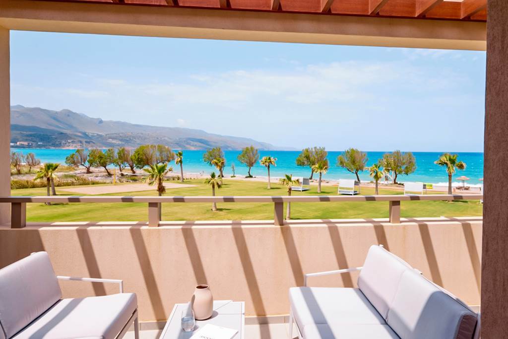 CHQ_84117_Euphoria_Resort_0922_36.jpg