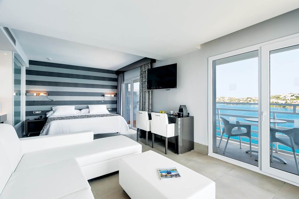 MAH_70650_BARCELO_HAMILTON_1214_04.jpg