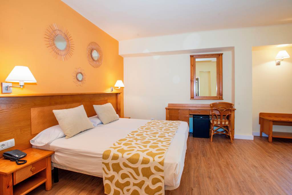 PMI_85484_Ona_Palmira_Suites_0824_05.jpg