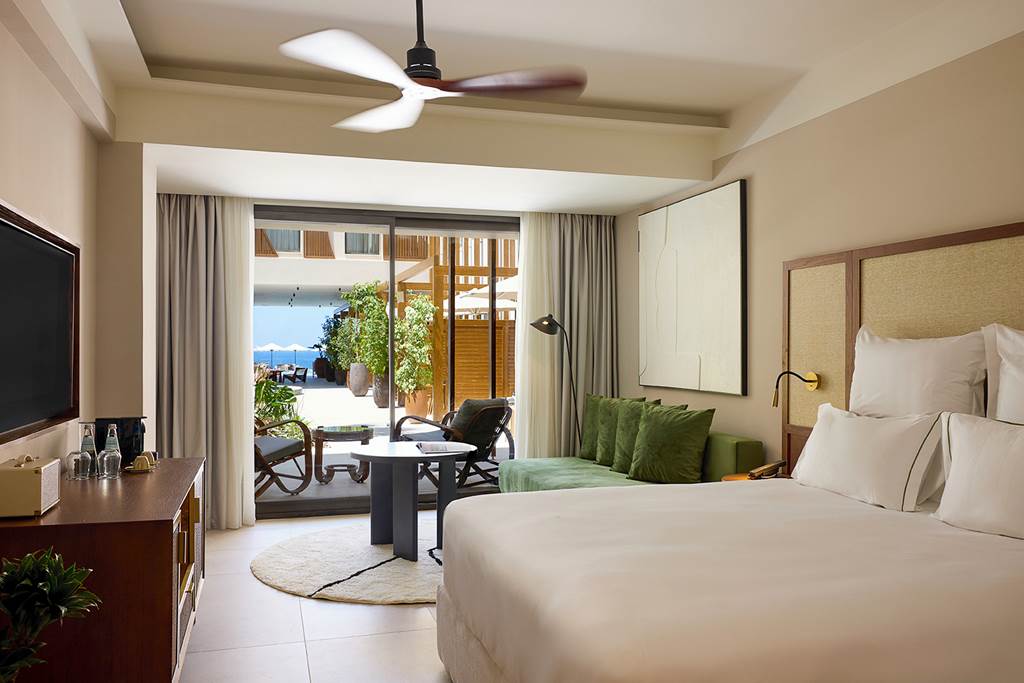 CHQ_86713_Isla_Brown_Chania_Resort_0924_01.jpg