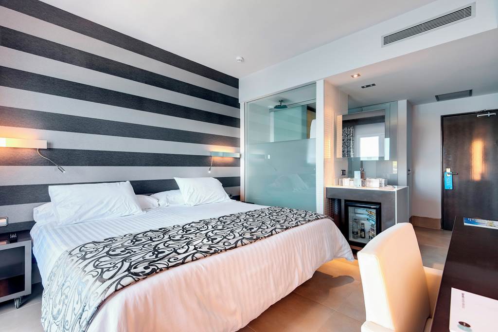 MAH_70650_Barcelo_Hamilton_0922_02.jpg