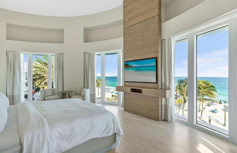 Hilton-Fort-Lauderdale-Beach-Resort-7.jpg