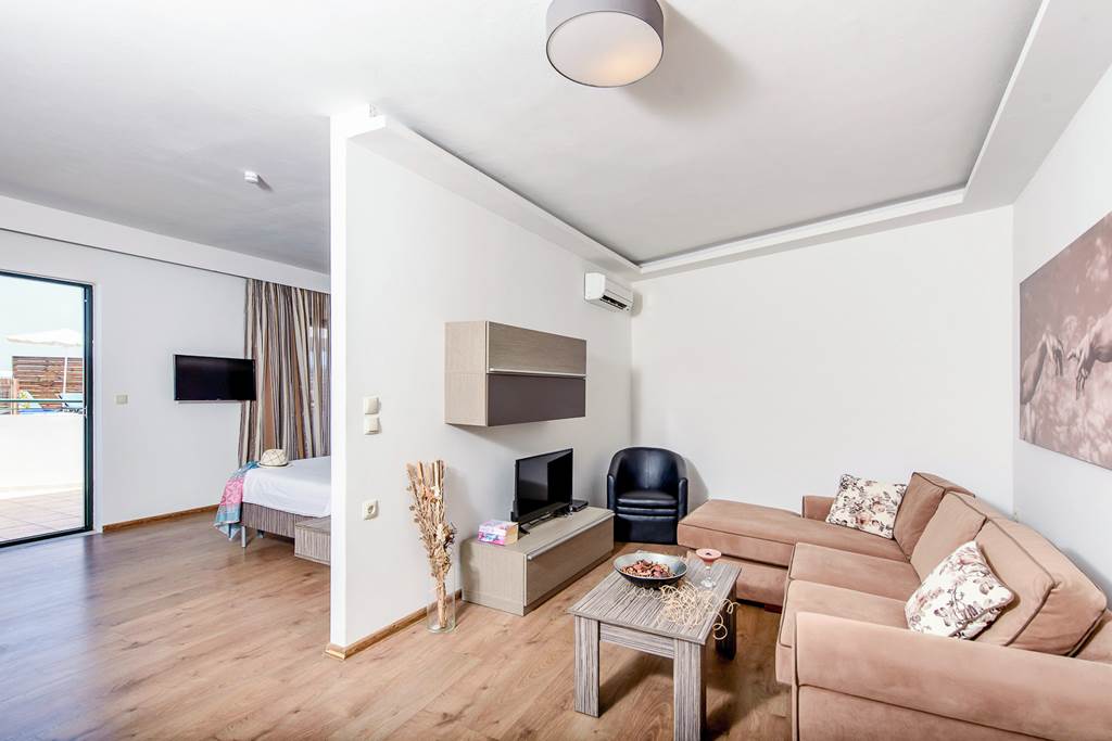 HER_72747_Katrin_Suites_1223_02.jpg
