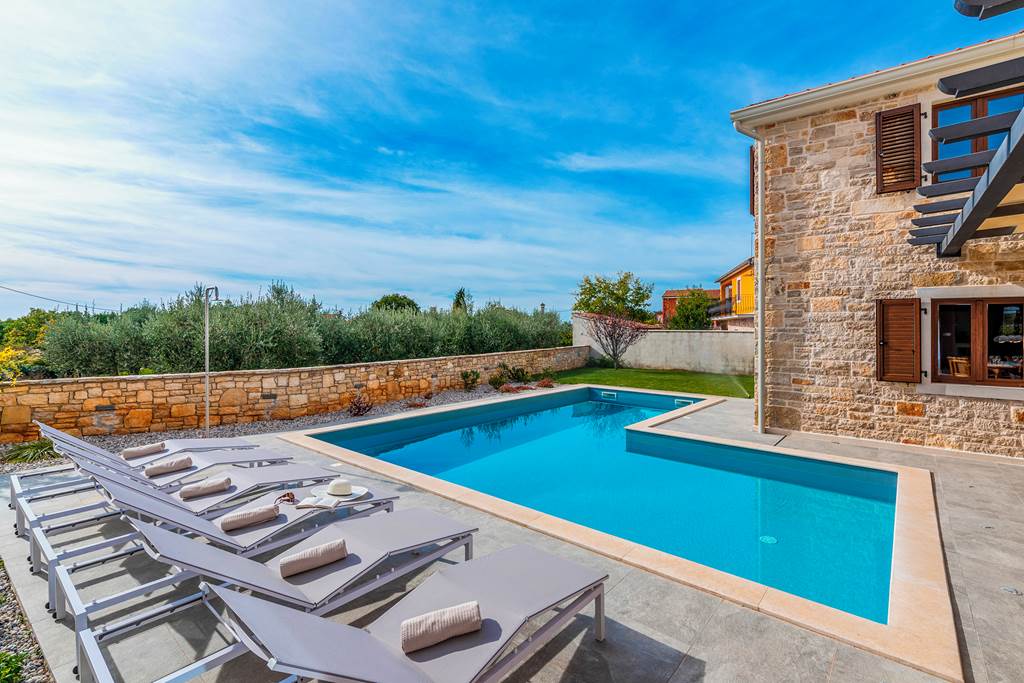 PUY_87797_Villa_Rural_Stone_lux_0724_07.jpg