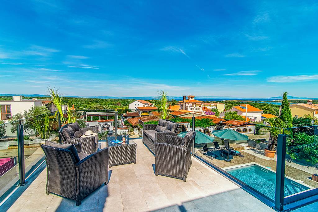 PUY_86400_Villa_Salt_Life_1123_01.jpg