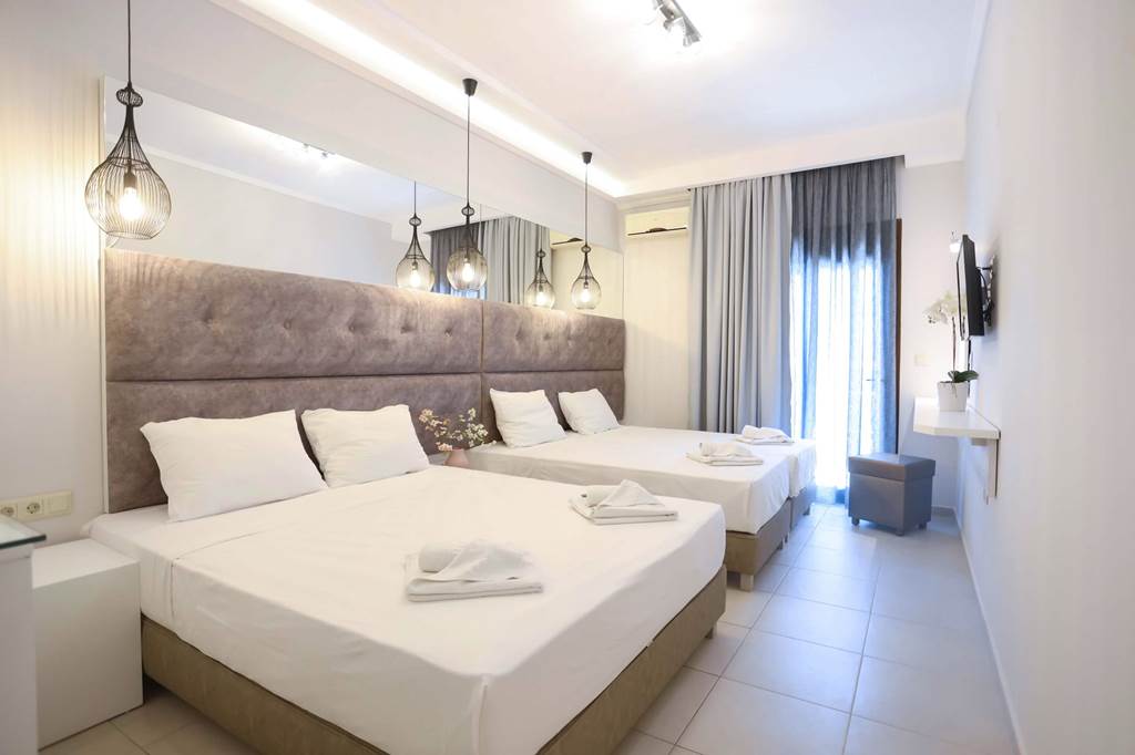 SKG_74641_Anna_Maria_Paradise_0422_07.jpg