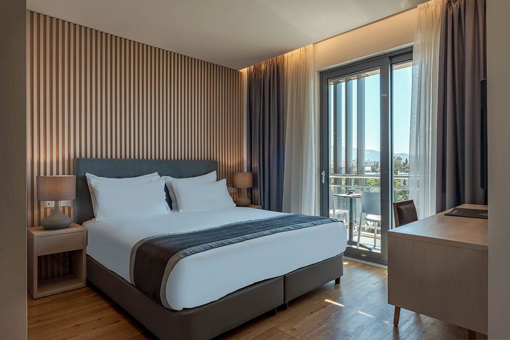 ATH_86444_Glyfada_Riviera_1023_10.jpg