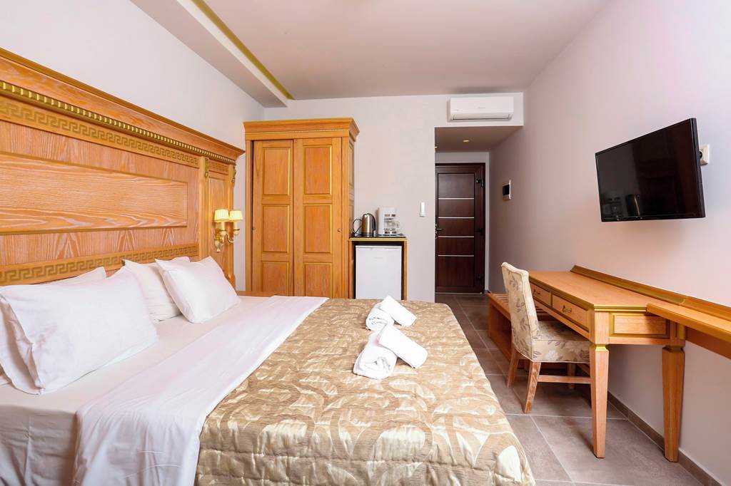 SKG_74641_Anna_Maria_Paradise_1020_02.jpg