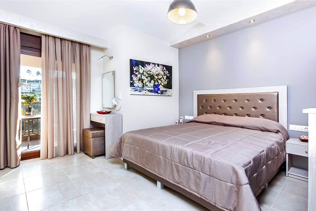 SKG_74641_Anna_Maria_Paradise_0422_17.jpg