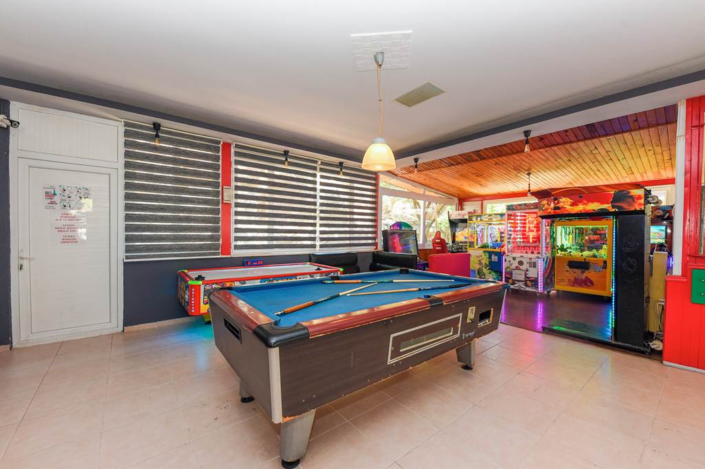DLM_85597_Palm_Garden_Apartments_0723_08.jpg