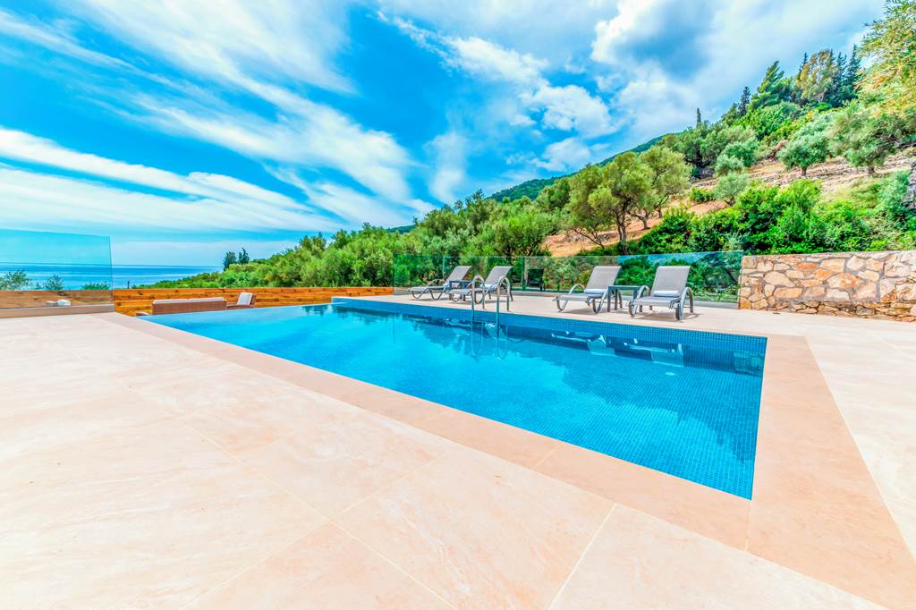 ZTH_81579_Villa_Marathias_1219_15.jpg