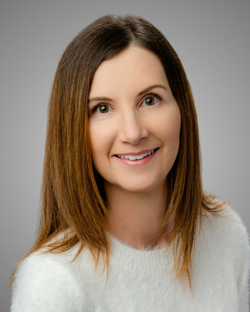 Lori-Loucks