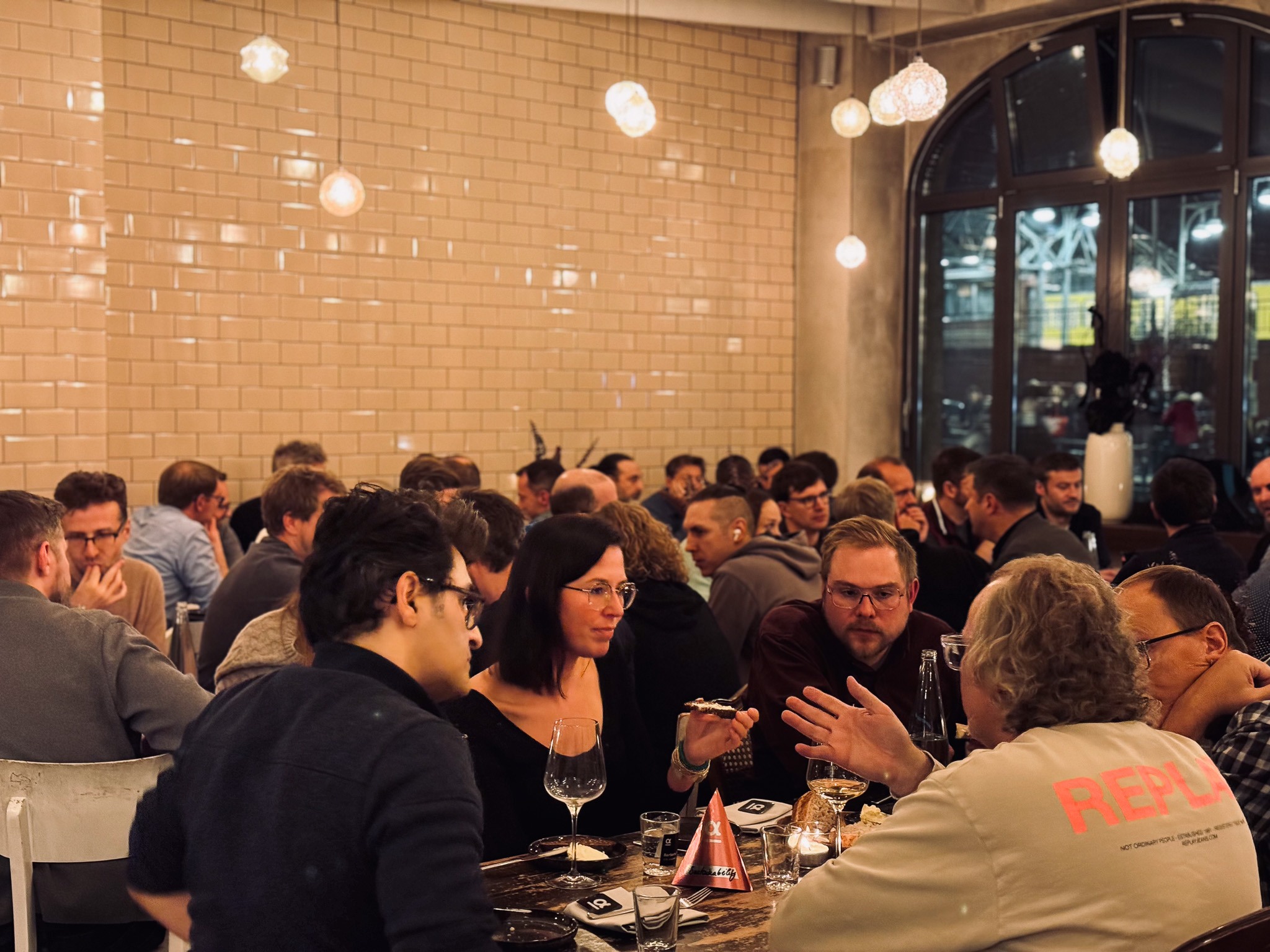 Unwind with fellow CTOs, share insights, and enjoy great food & drinks in an exclusive atmosphere in Berlin city! 
