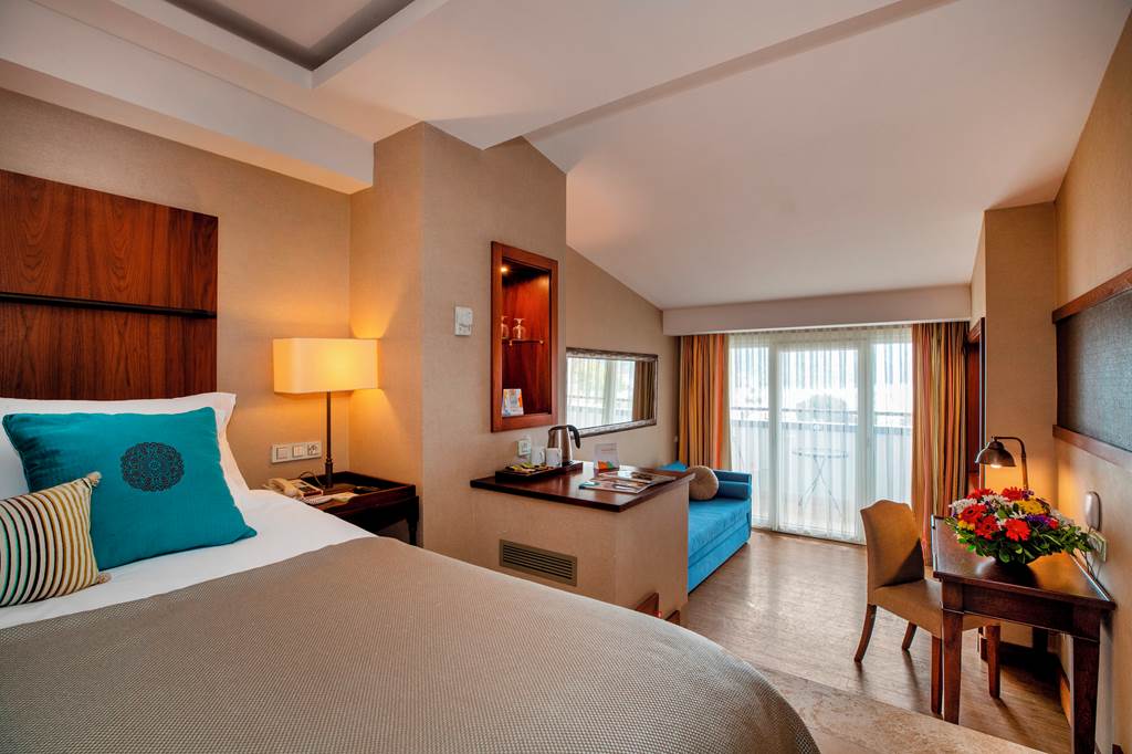 DLM_81543_Marti_Resort_0623_05.jpg