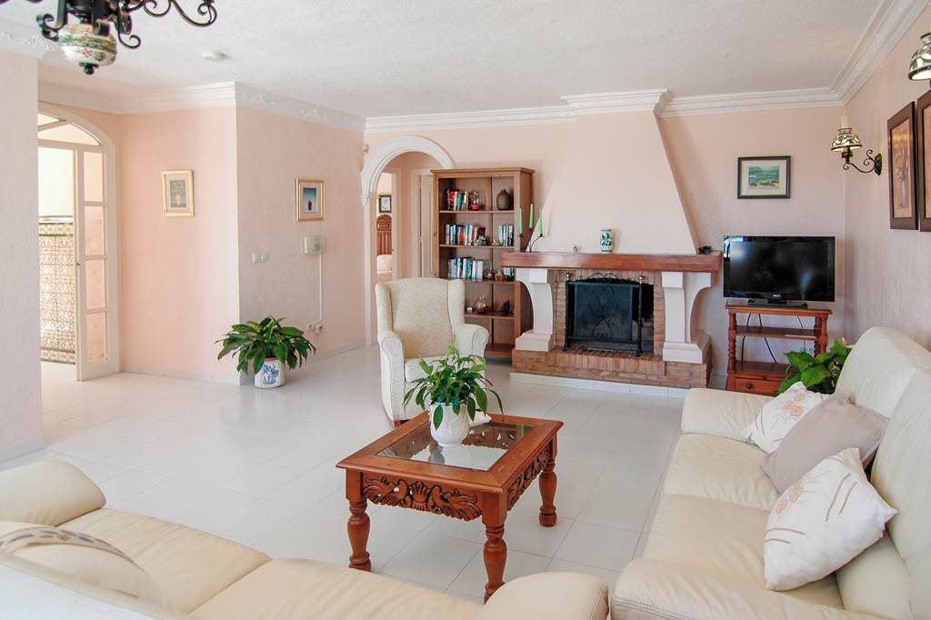 AGP_86753_Villa_Nerja_Angeles_1223_01.jpg