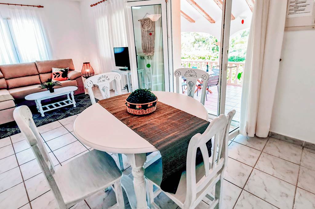 ALC_88570_Villa_Kiwi_1224_09.jpg