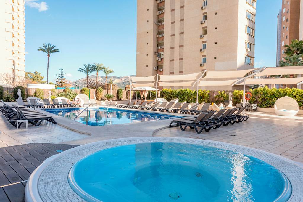 ALC_72460_Flamingo_Beach_Resort_0219_23.jpg