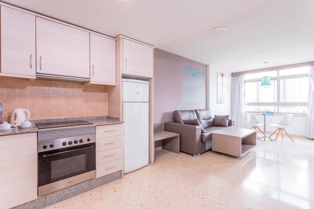 ALC_72460_Flamingo_Beach_Resort_0219_13.jpg