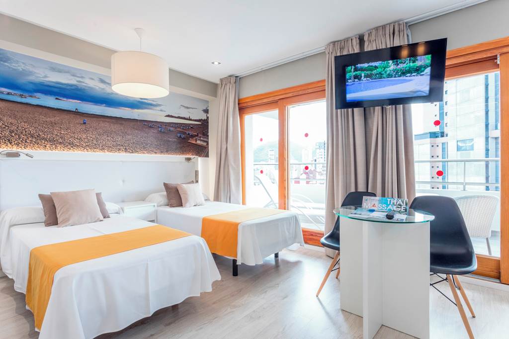ALC_72460_Flamingo_Beach_Resort_0219_29.jpg
