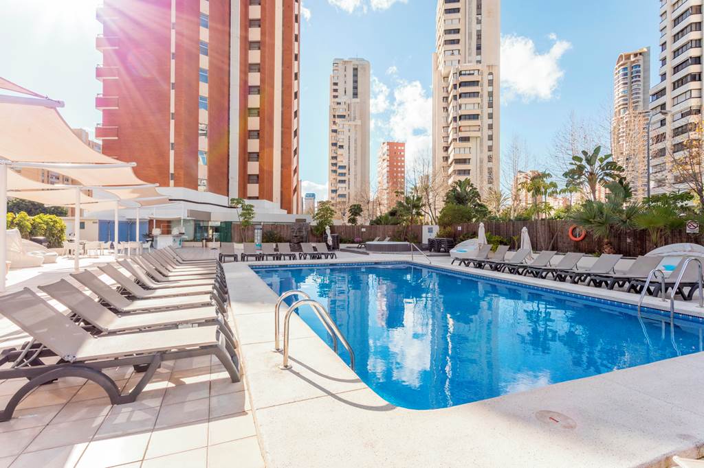 ALC_72460_Flamingo_Beach_Resort_0219_27.jpg