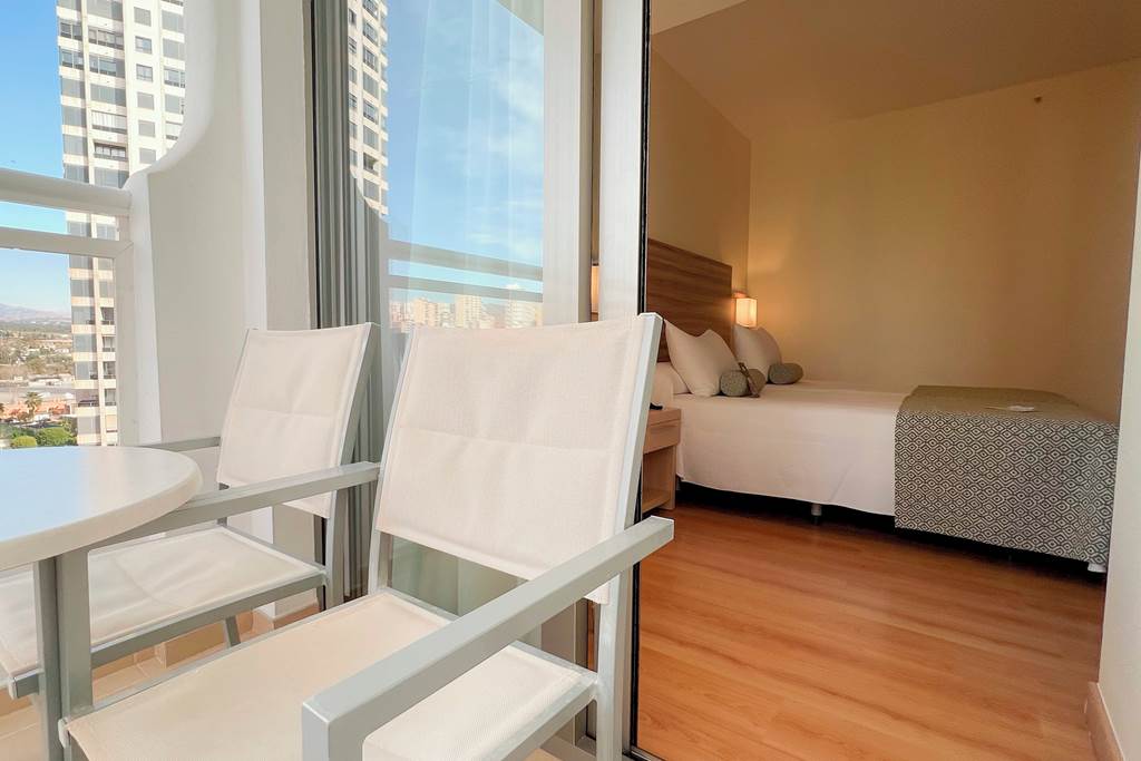 ALC_69417_Riviera_Beach_Hotel_0423_05.jpg
