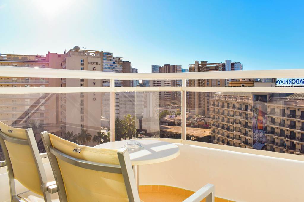 ALC_69417_Riviera_Beach_Hotel_1119_02.jpg