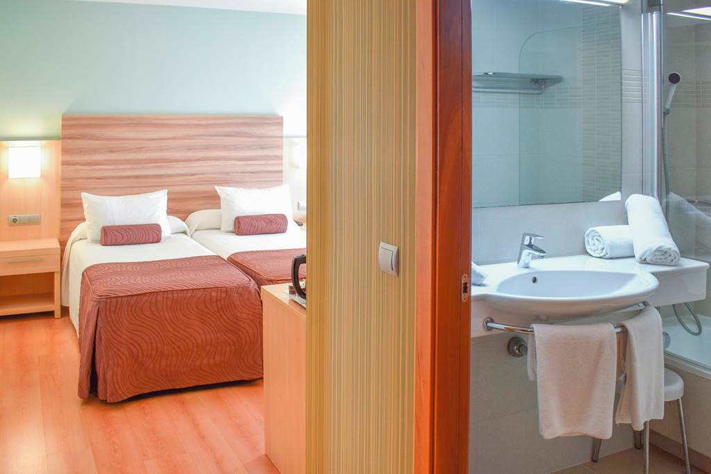 ALC_69417_Riviera_Beach_Hotel_1119_03.jpg
