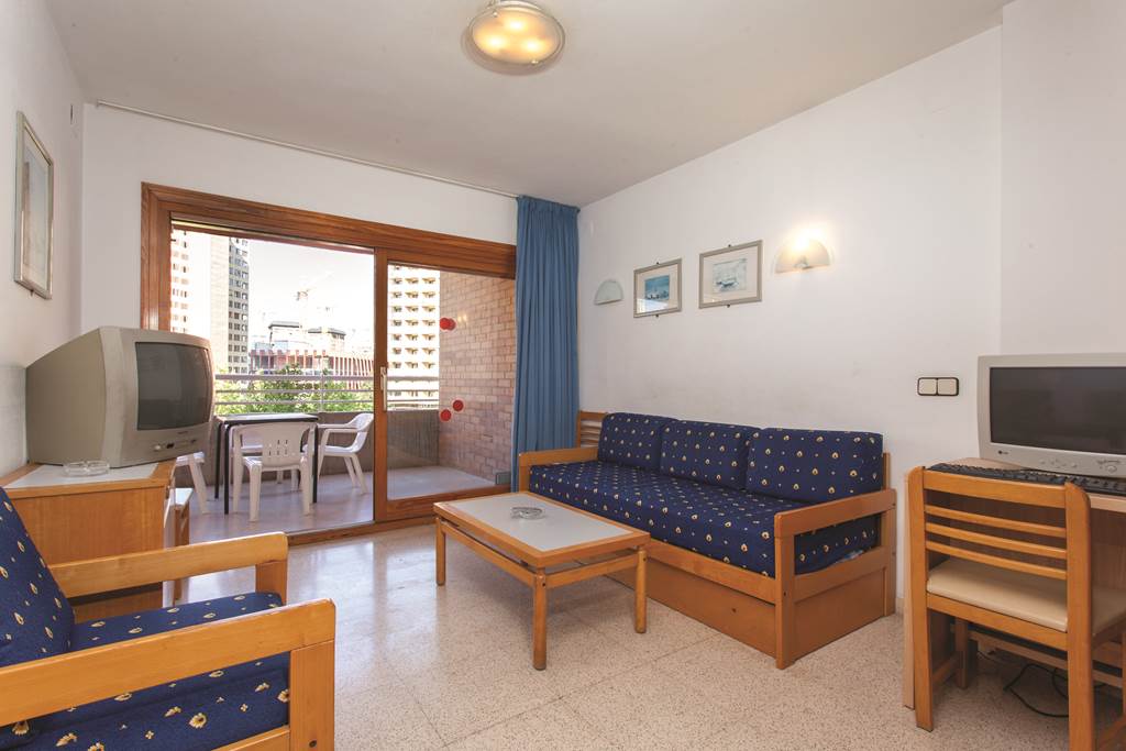 ALC_71114_Alpha_APTS_0614_09.jpg