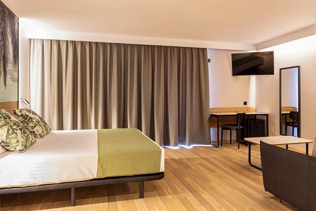 ALC_359_Primavera_Park_Hotel_&_Apartments_0822_14.jpg