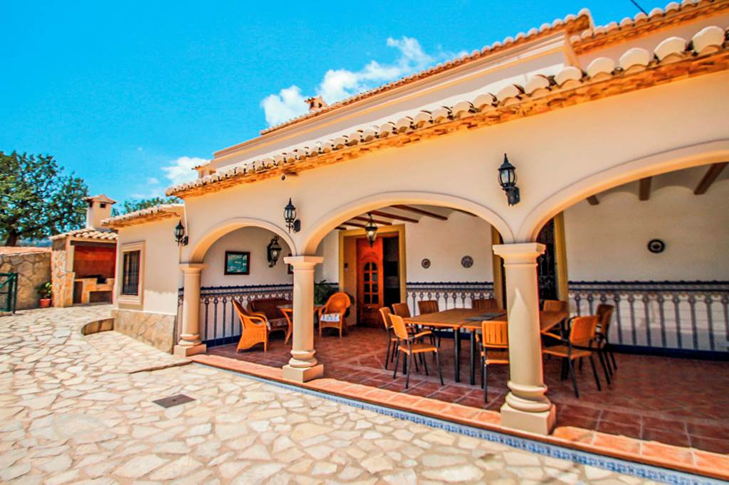 ALC_84005_Villa_Sala_0822_02.jpg