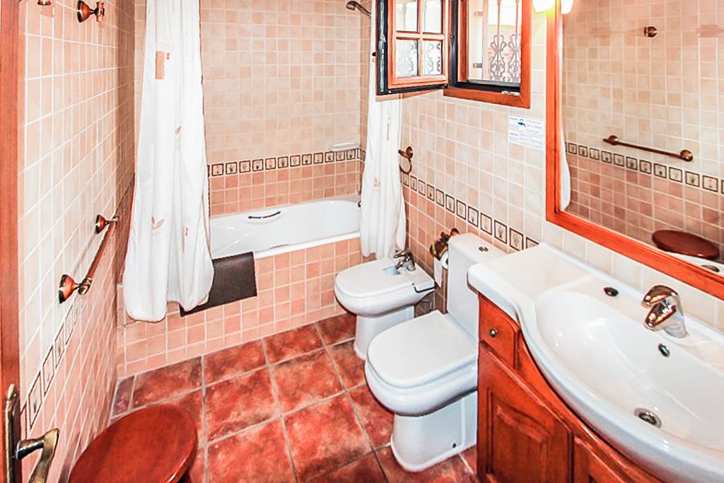 ALC_84005_Villa_Sala_0822_16.jpg