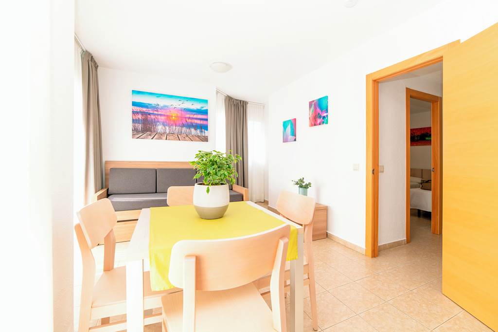 ALC_425_Playamar_Apartments_0624_02.jpg