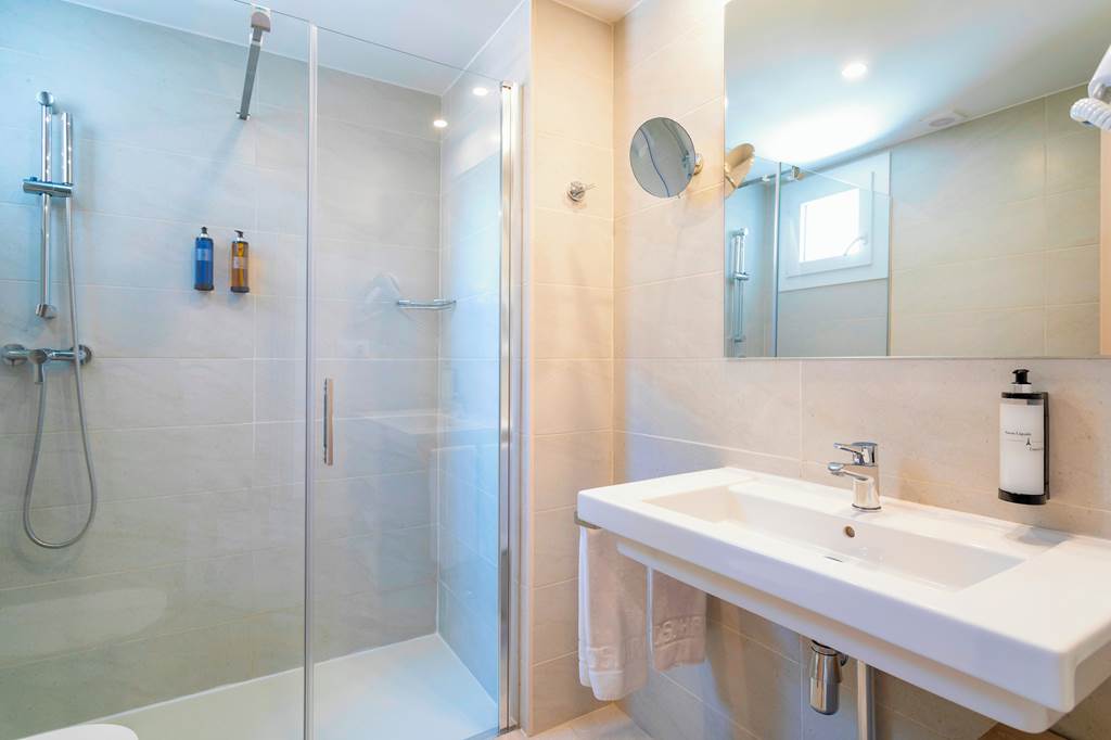 ALC_139_Halley_Apartments_0621_03.jpg