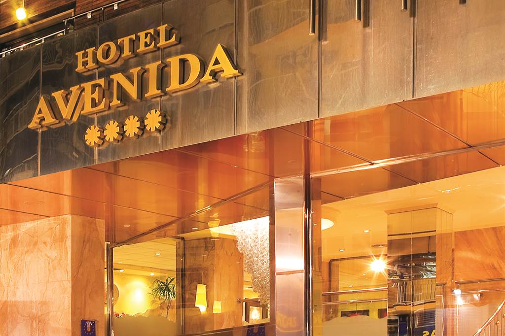 ALC_12_AVENIDA_HTL_APTS_0613_01.jpg