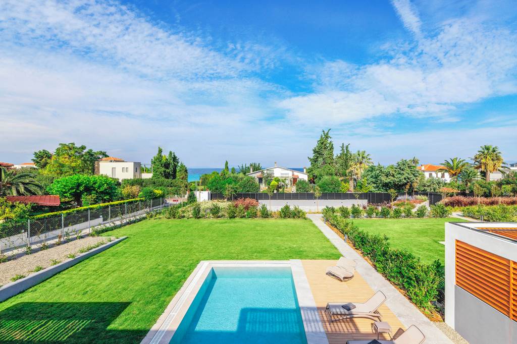 SKG_88843_Villa_Summer_Pearls_0125_11.jpg