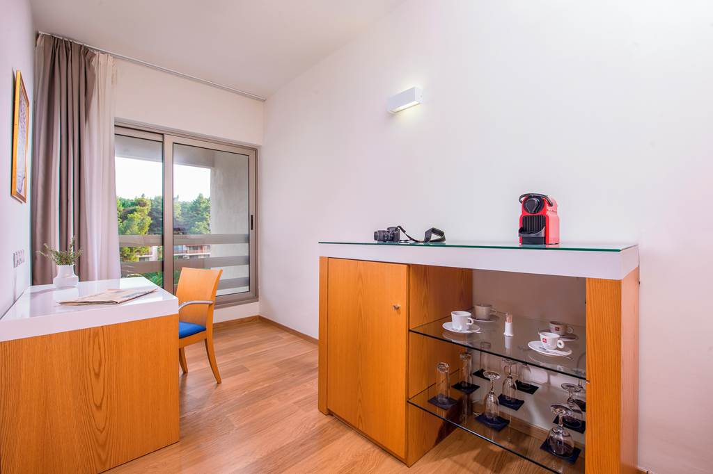 SKG_74441_Kassandra_Palace_0723_37.jpg