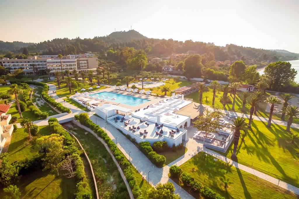 SKG_74441_Kassandra_Palace_0820_02.jpg