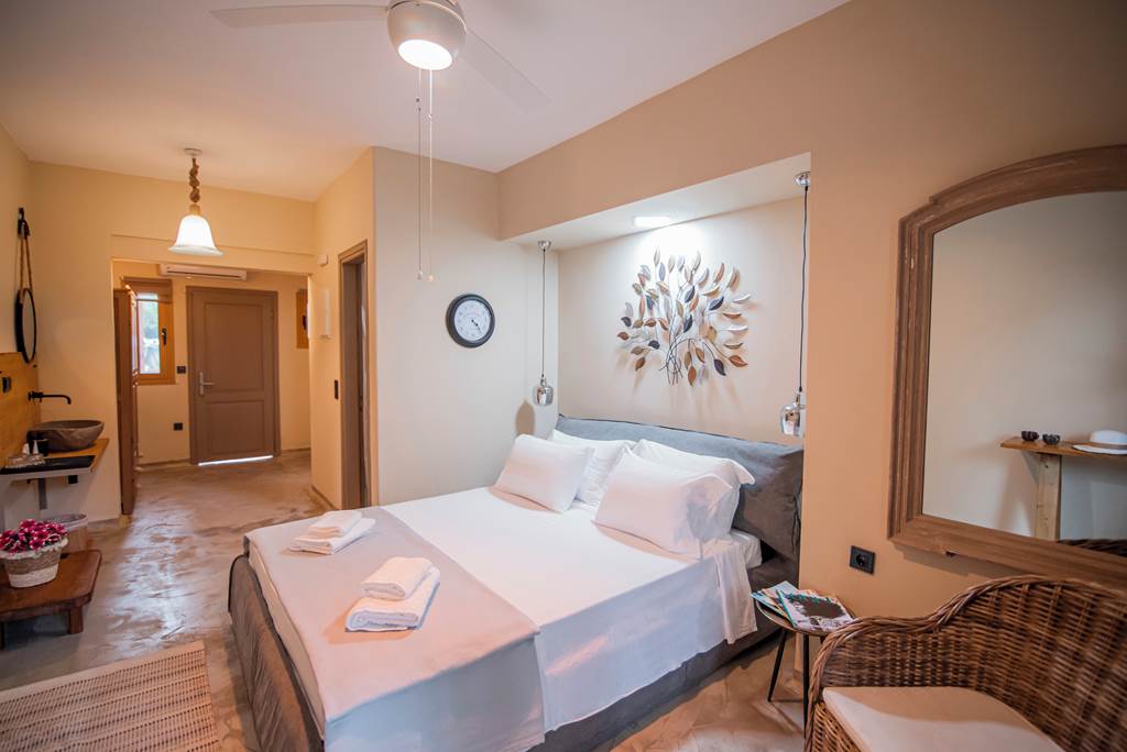 SKG_83410_Pefkon_Hotel_0623_09.jpg