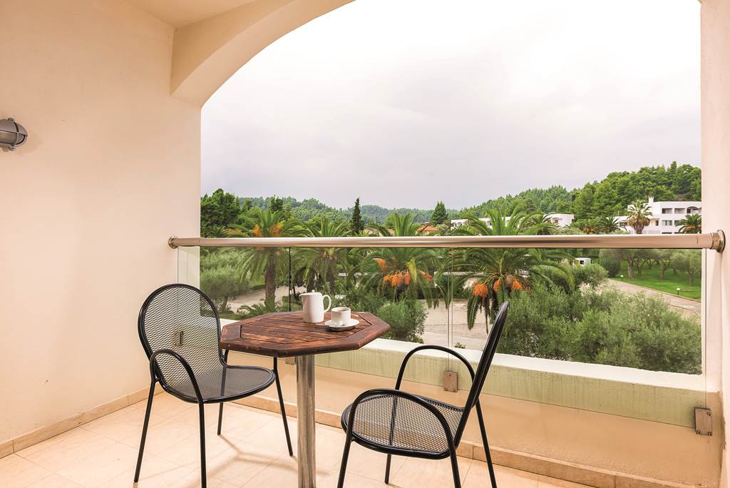 SKG_74441_Kassandra_Palace_1118_07.jpg