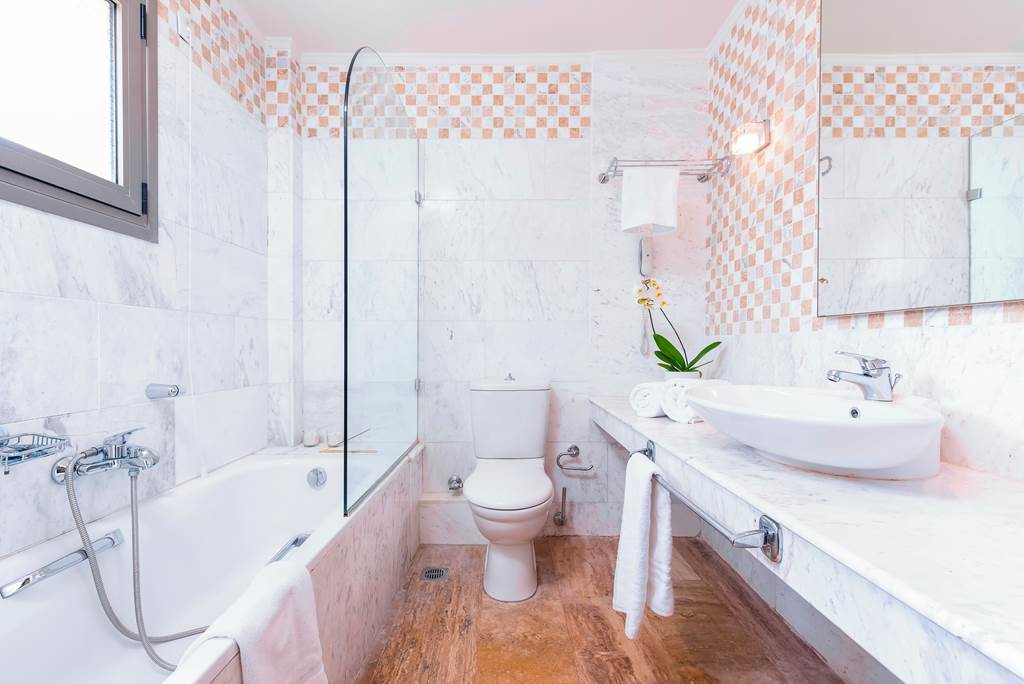 SKG_74441_Kassandra_Palace_0720_19.jpg