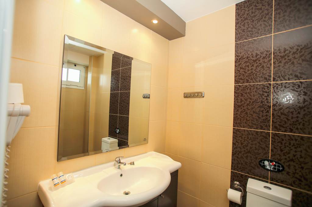 SKG_74102_Royal_Hotel_&_Suites_0523_03.jpg