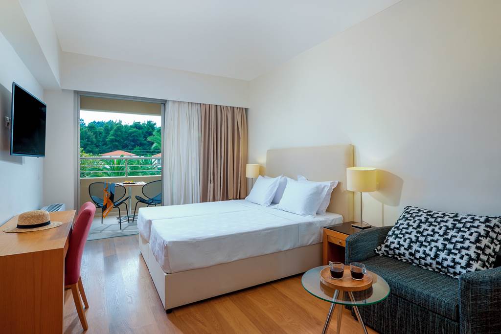 SKG_74441_Kassandra_Palace_0723_13.jpg