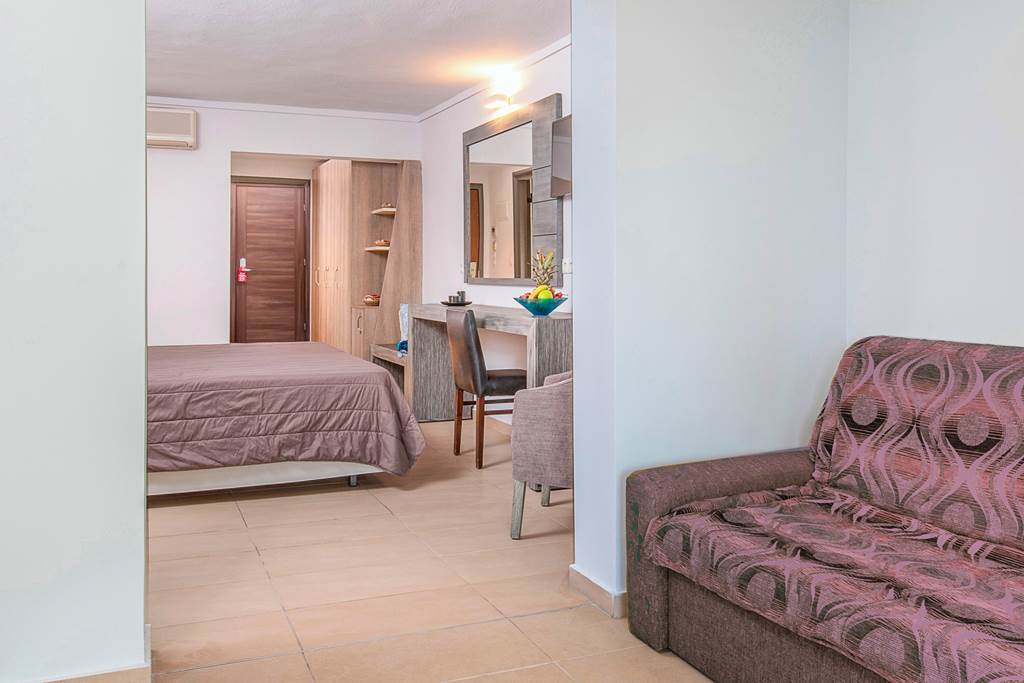 SKG_77438_Lagomandra_Hotel_and_Spa_0723_05.jpg