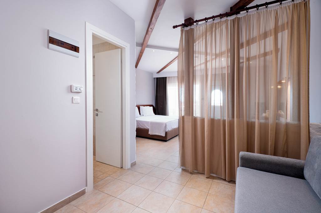 SKG_86143_Alexandros_Palace_1023_14.jpg