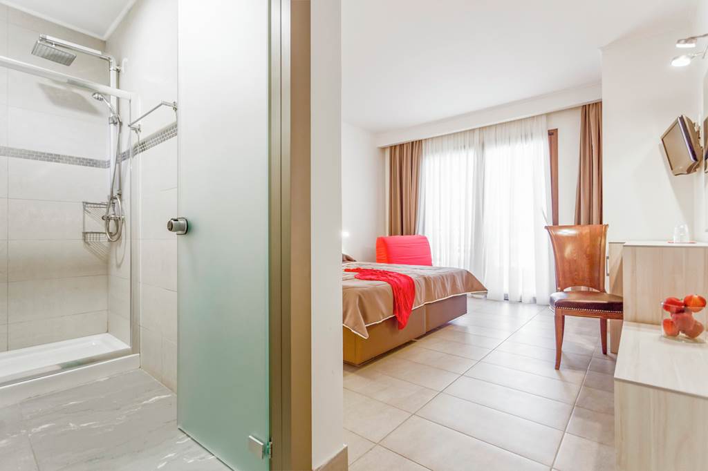 SKG_77437_Lagomandra_Beach_Hotel_0323_02.jpg