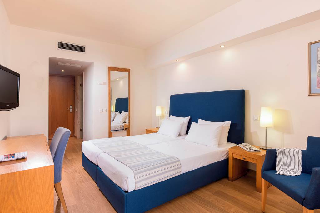 SKG_74441_Kassandra_Palace_1219_01.jpg