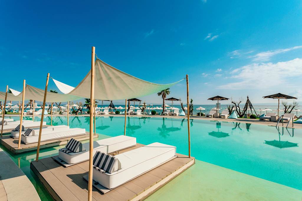 SKG_80160_Blue_Carpet_Luxury_Rooms_1224_09.jpg