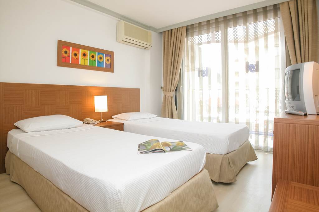 DLM_77215_Devamli_Hotel_1017_02.jpg