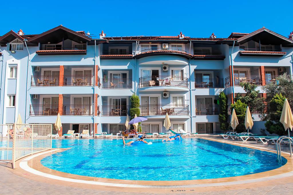 DLM_73219_Club_Sun_Village_Apartments_1221_07.jpg